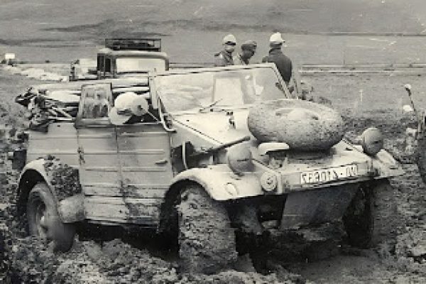 Kubelwagen in North Africa WL 410637 The WL 410637 is the license plate stamped on a DAK Deutsches Afrikakorps units Kübelwagen seen in Tunisia around 1942 e 1943