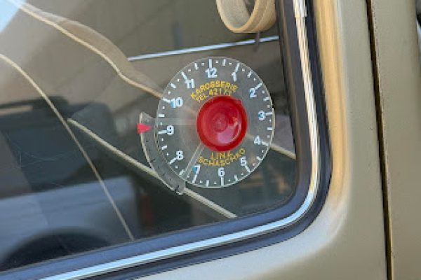 Parking disc. I don’t think it’s a great idea here in the USA showing everyone when you’ll be back